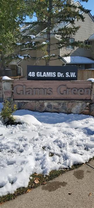 Glamis Green Complex Sign